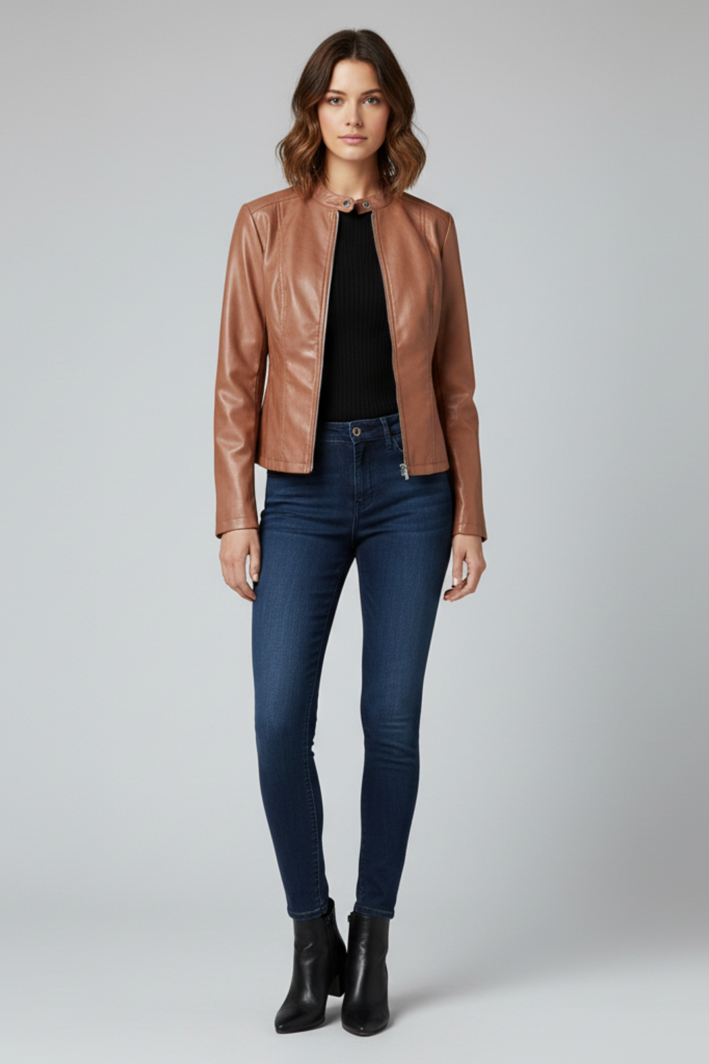 Giacca in pelle da donna per uno stile senza tempo