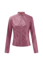 Giacca in pelle da donna per uno stile senza tempo