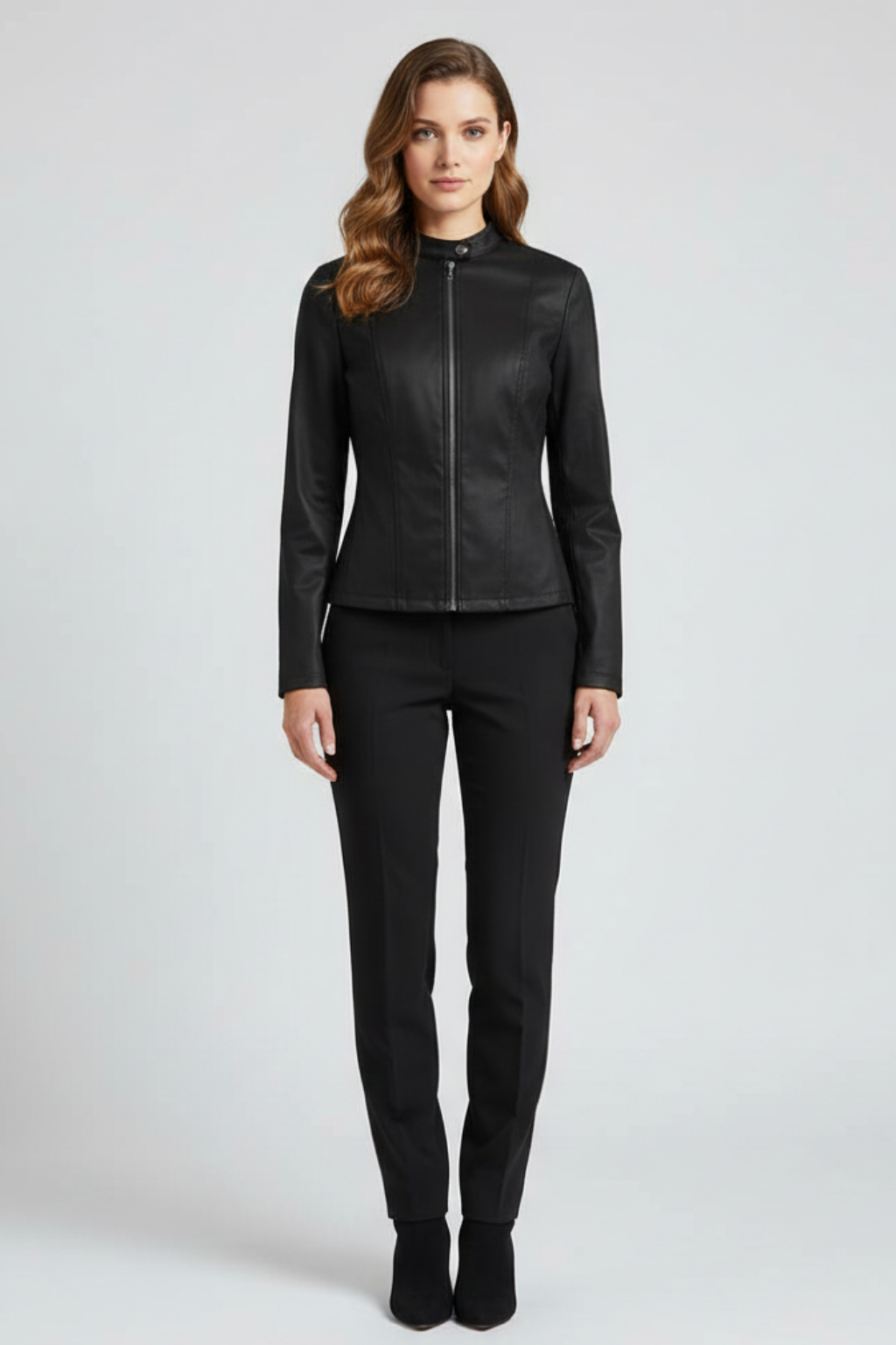 Giacca in pelle da donna per uno stile senza tempo